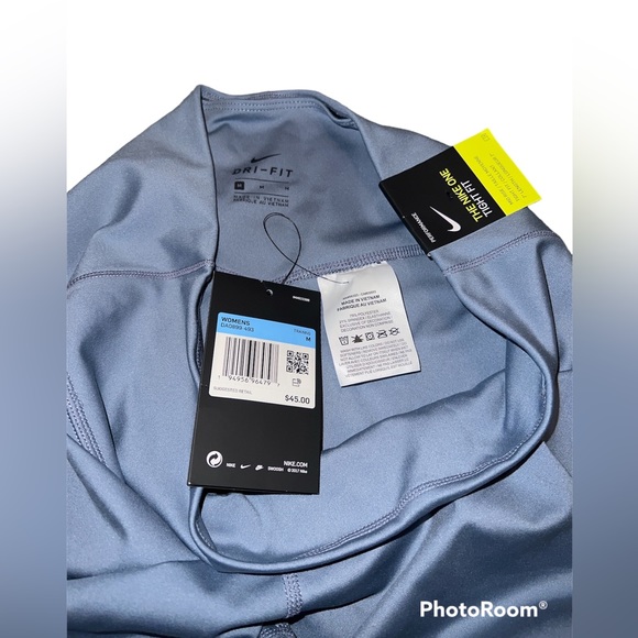 NWT🏷️ Women’s Nike Dri-Fit Performance Tight Fit Shorts, Size M - Picture 2 of 6